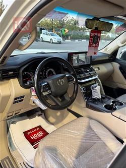 تۆیۆتا لاند کروزەر